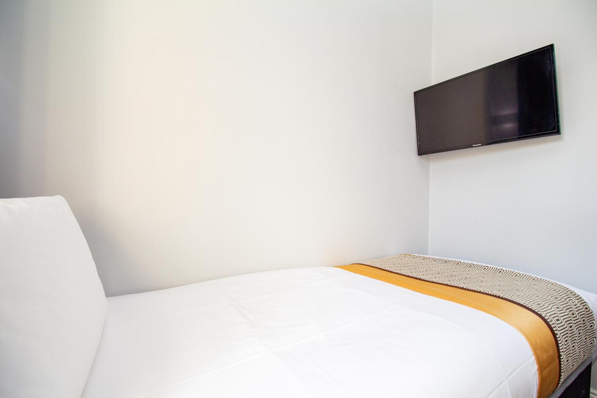 Single Room with Private External Bathroom